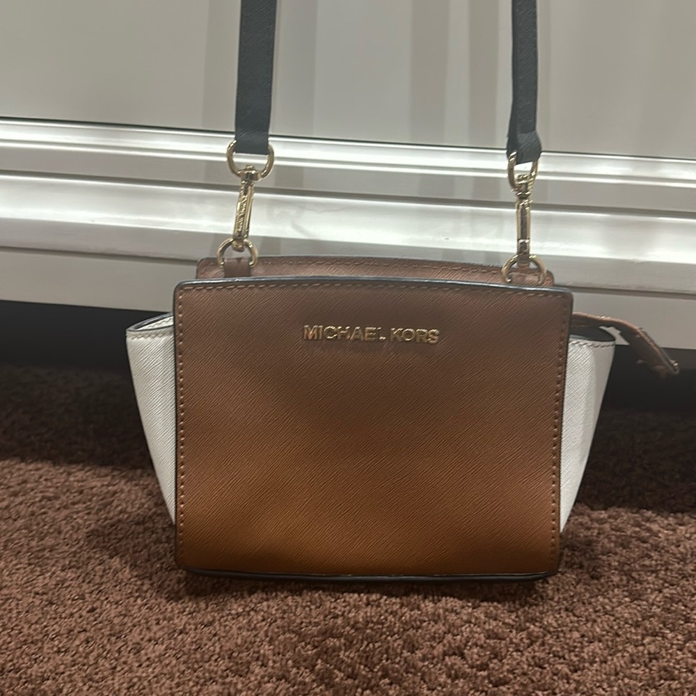 Michael kors crossbody bag